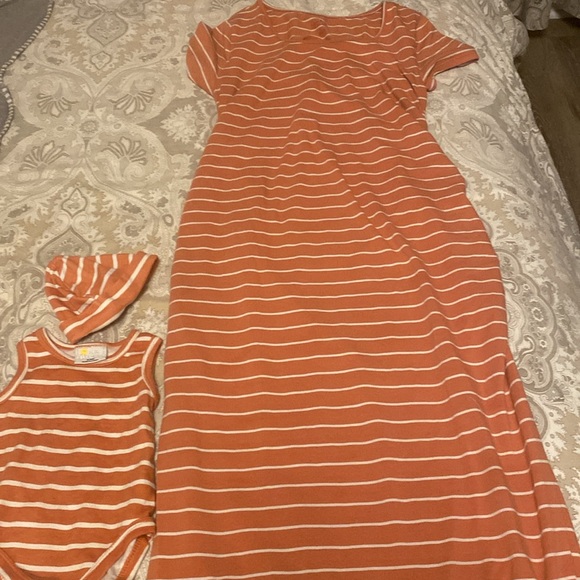 SOLD-Beautiful Baby Girl Outfits + Bonus Dress - Picture 8 of 10